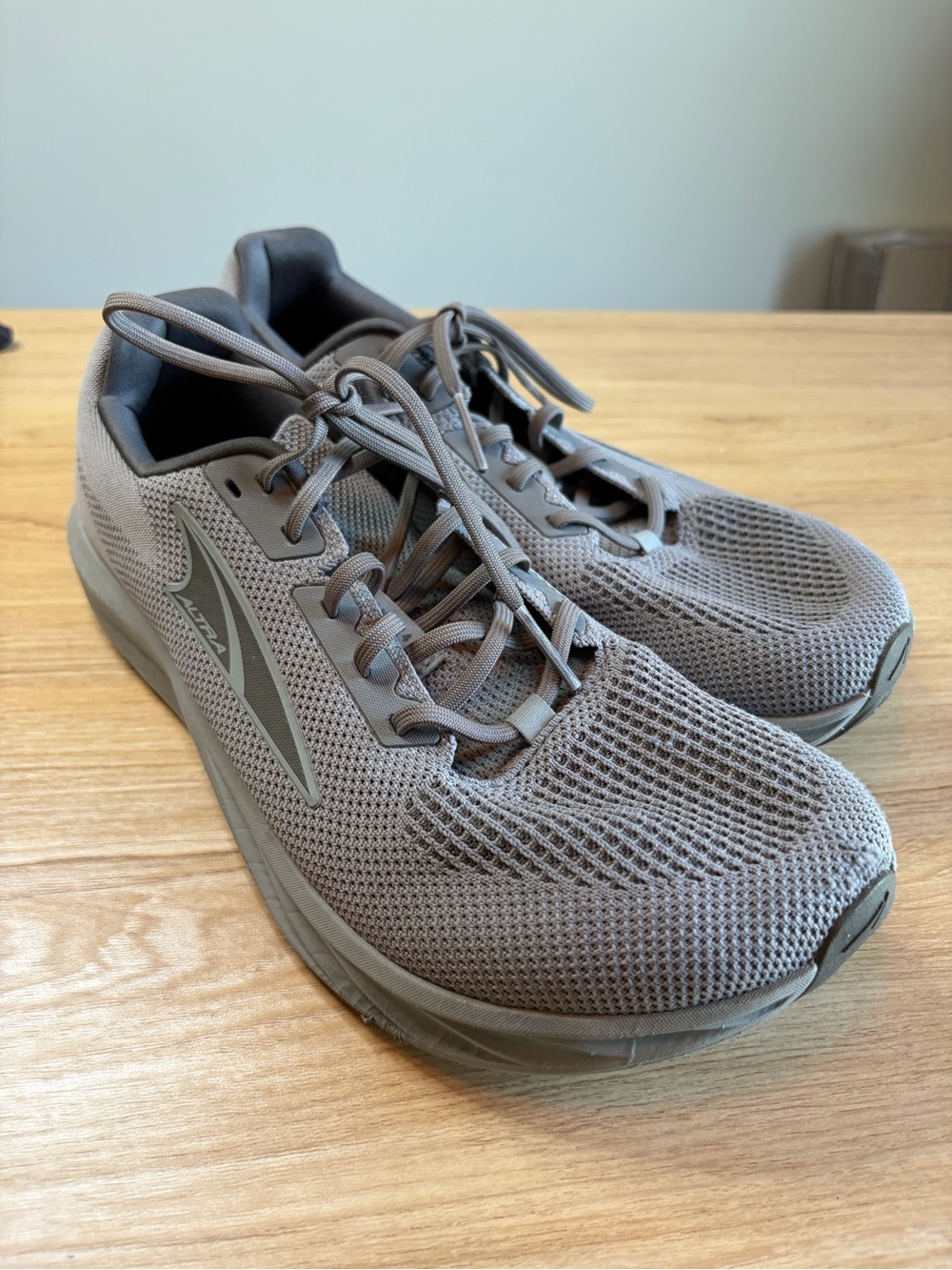 Altra Mens Escalante 4 Grey Zero Drop FootShape Running Shoes Size 10